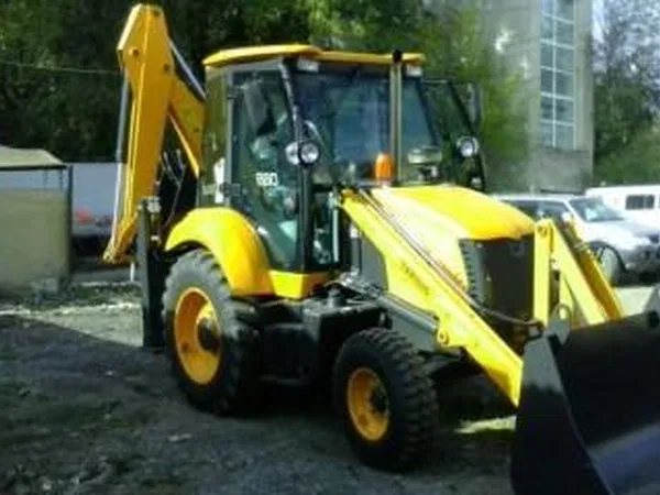 Экскаватор-погрузчик Tarsus 880