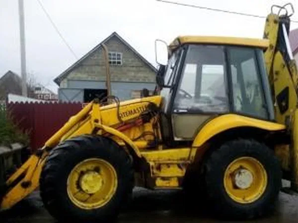 Экскаватор-погрузчик JCB 4CX