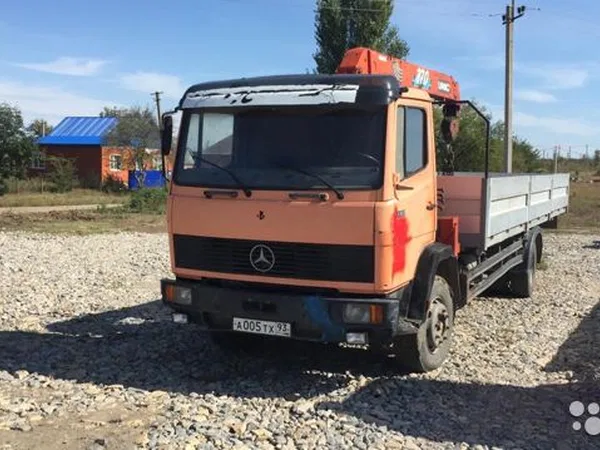 Бортовой грузовик с КМУ Mercedes-Benz 1317