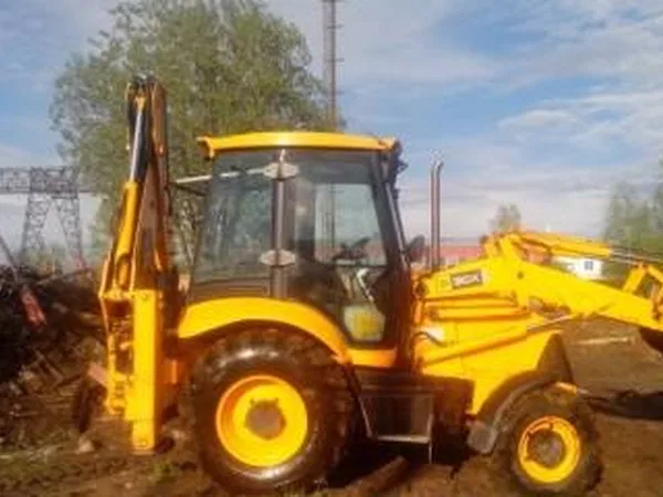 Экскаватор-погрузчик JCB 3CX