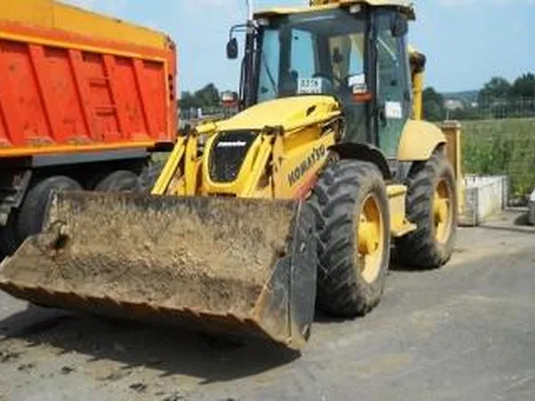 Экскаватор-погрузчик Komatsu 93S