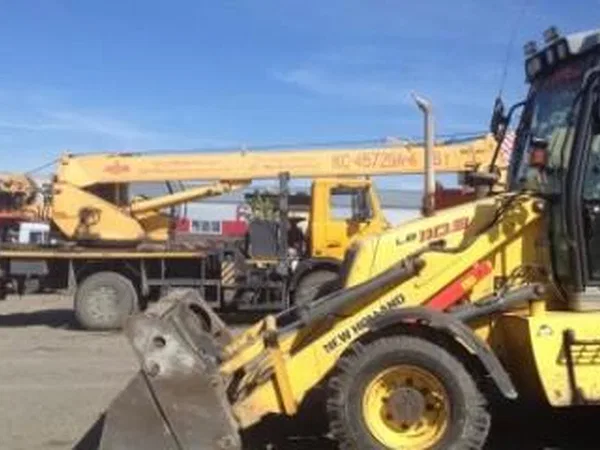 Экскаватор-погрузчик New Holland