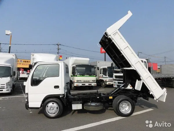 Самосвал Isuzu Elf