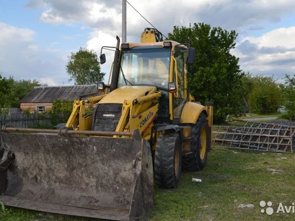 Экскаватор-погрузчик Komatsu WB-91R2