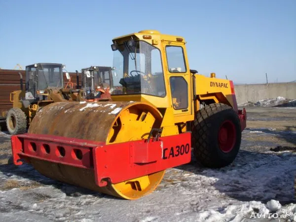 Грунтовый каток Dynapac CA300