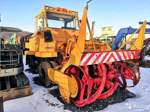 Снегоуборочная машина Niigata HTR-202