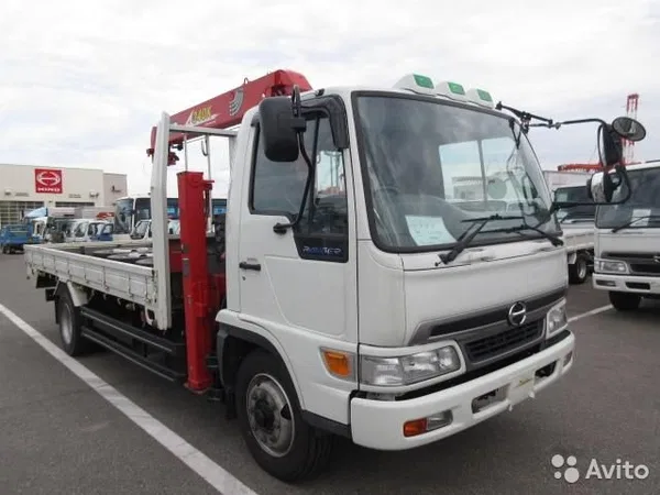 Бортовой грузовик с КМУ HINO Ranger