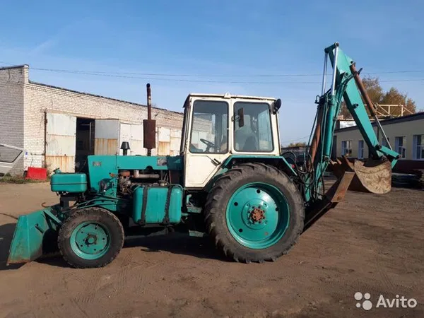 Колесный экскаватор ЮМЗ