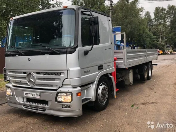Бортовой грузовик с КМУ Mercedes-Benz Actros 1836 6х2