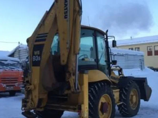 Экскаватор-погрузчик Komatsu WB93S-5E0