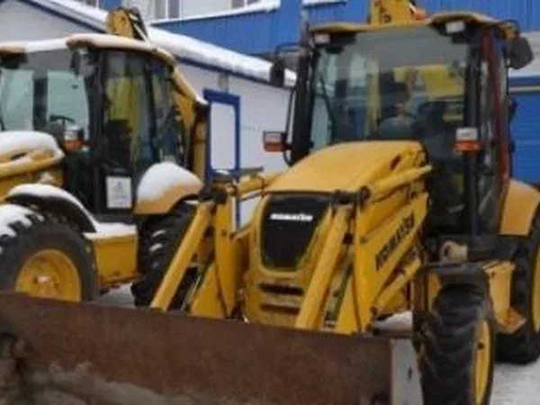 Экскаватор-погрузчик Komatsu WB93R-5