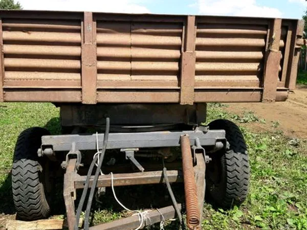 Тракторный прицеп 2ПТС-4