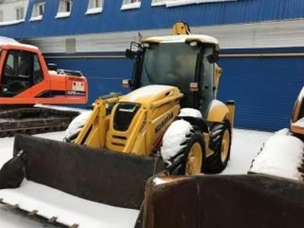Экскаватор-погрузчик Komatsu WB93S-5