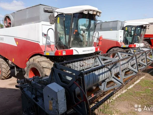 Зерноуборочный комбайн Ростсельмаш ACROS 560