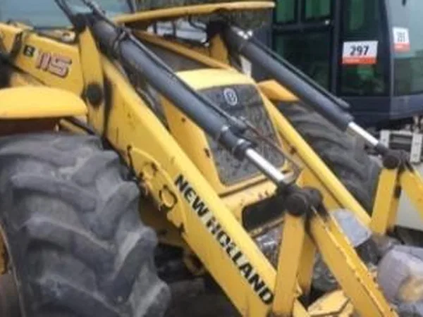 Экскаватор-погрузчик New Holland B115