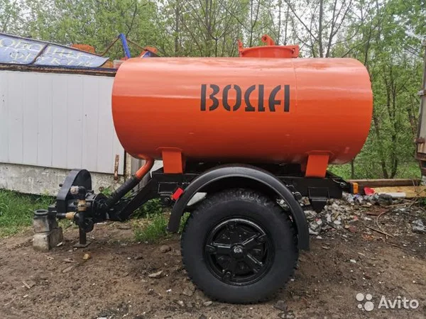 Прицеп-цистерна ЭРМЗ 8655-010-03 с поливомоечным оборудованием