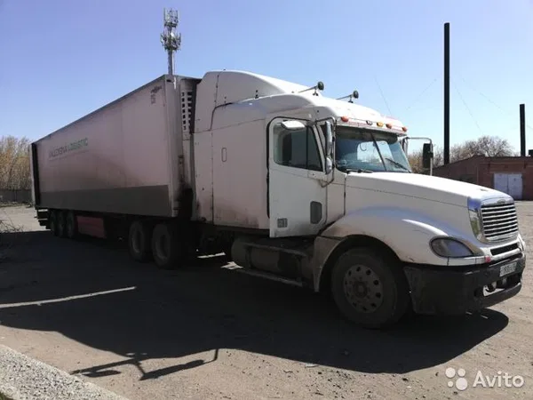 Седельный тягач Freightliner