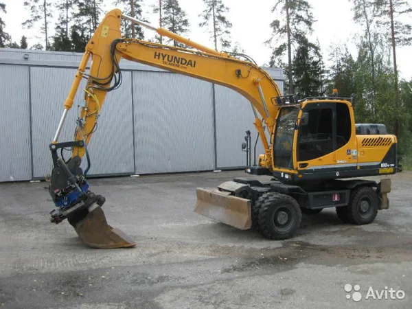 Колесный экскаватор Hyundai R180W-9A
