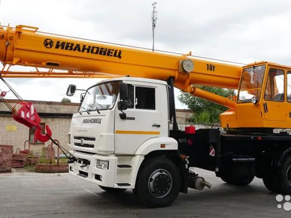 Автокран Ивановец КС-35714К-3 на шасси КамАЗ 53605