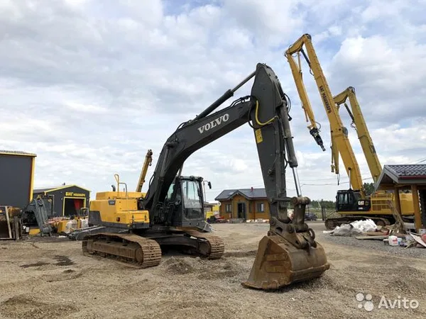 Гусеничный экскаватор Volvo EC250DL