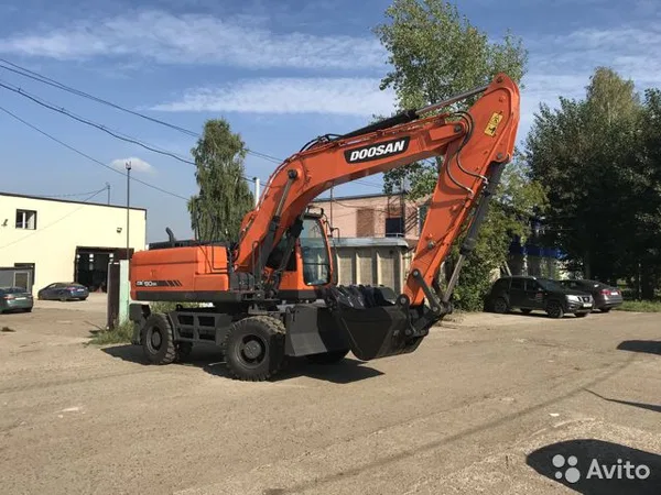 Колесный экскаватор Doosan DX190WA