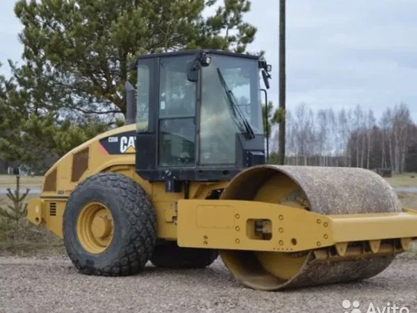 Грунтовый каток Caterpillar CS56
