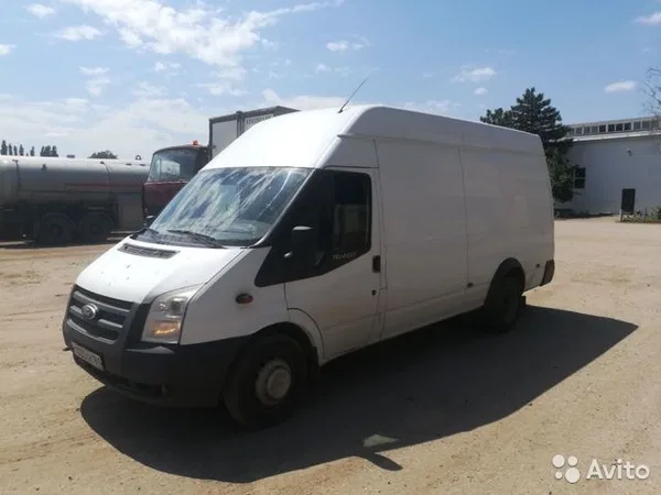 Цельнометаллический фургон Ford Transit 155