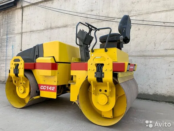Тротуарный каток Dynapac CC142