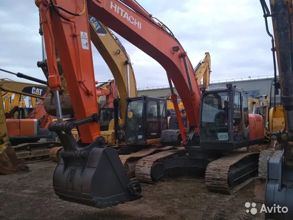 Гусеничный экскаватор Hitachi ZX250H