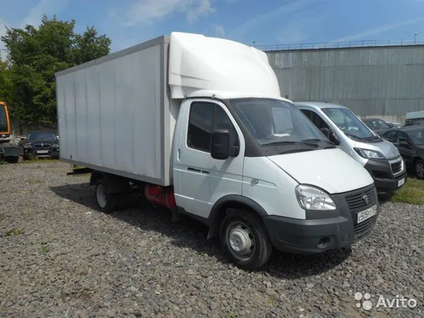 Промтоварный фургон ГАЗ 3305