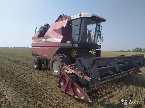 Зерноуборочный комбайн Палессе GS812