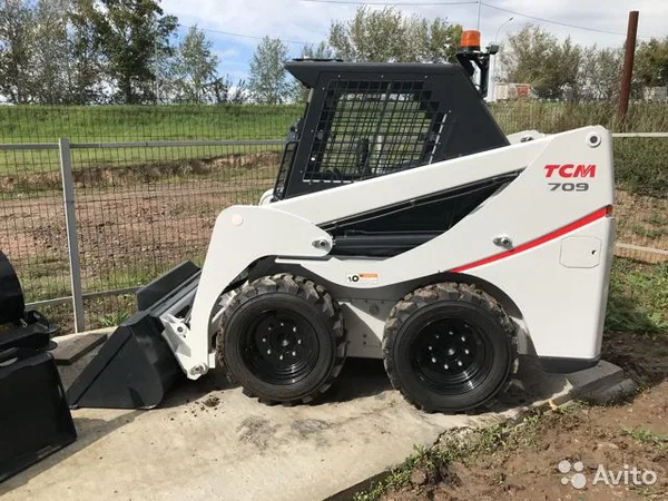 Мини-погрузчик TCM 709