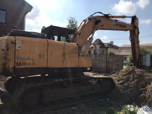 Гусеничный экскаватор Hyundai R160LC -7