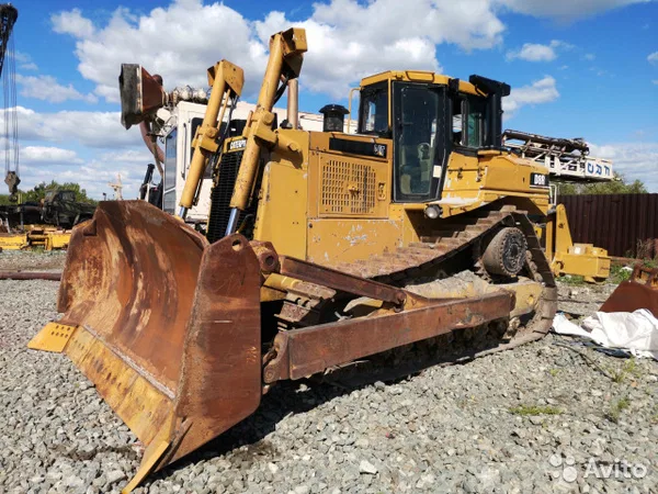 Гусеничный бульдозер Caterpillar D8R