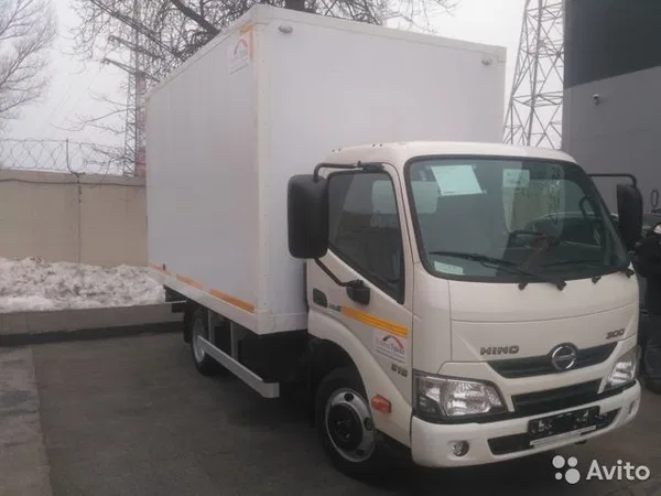 Изотермический фургон Hino 300 XZU640L STD