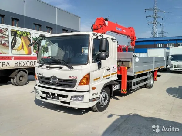 Бортовой грузовик с КМУ HINO 300 (Dutro)