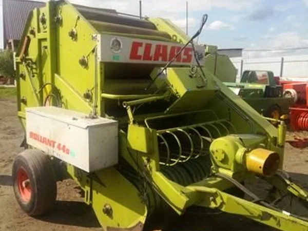 Пресс-подборщик Claas Rollant 44