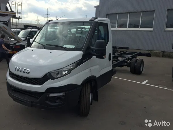 Шасси коммерческого грузовика Iveco Daily 70C15