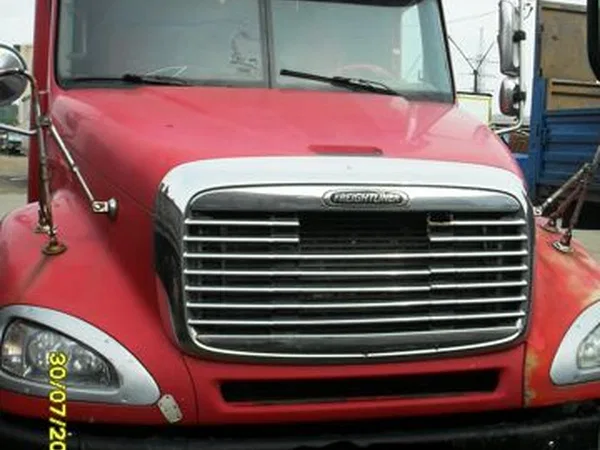 Седельный тягач Freightliner CL120