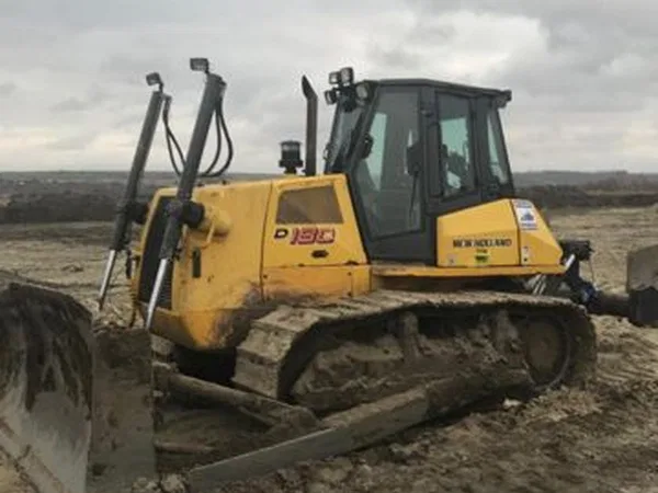 Гусеничный бульдозер New Holland D180LT