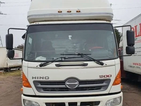 Тентованный грузовик Hino 500