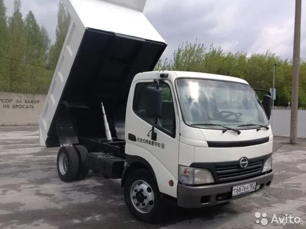 Самосвал Hino 300