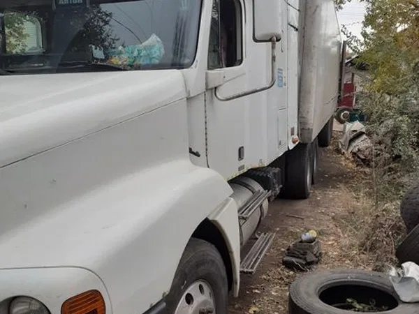 Седельный тягач Freightliner