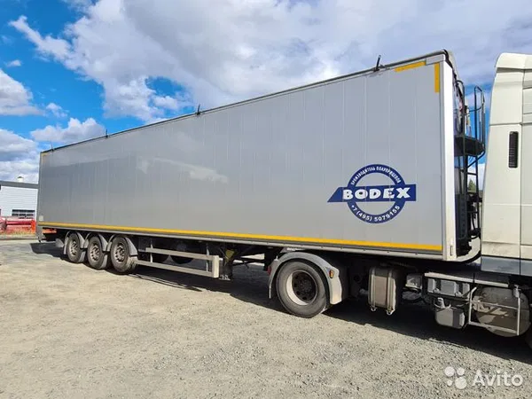 Полуприцеп щеповоз Bodex KIS 3F