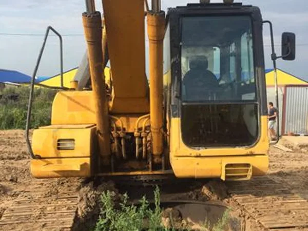 Гусеничный экскаватор Komatsu PC210LC-7K