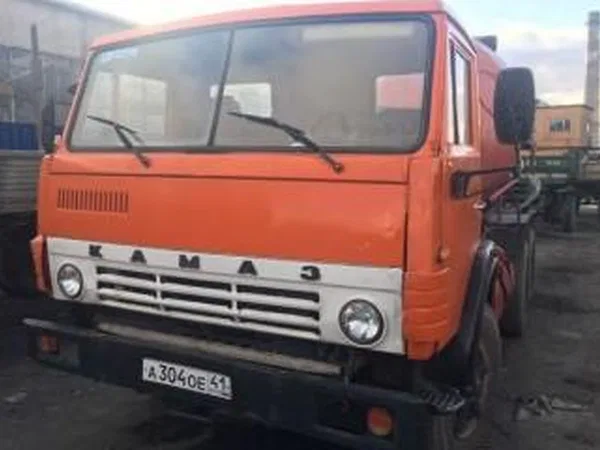 Самосвал КамАЗ