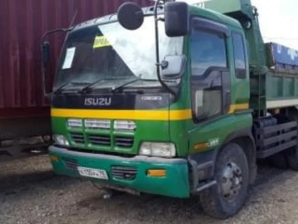 Самосвал Isuzu GIGA