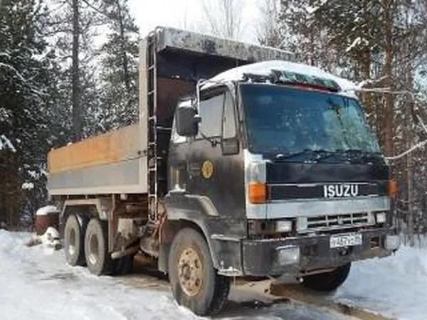 Самосвал Isuzu GIGA