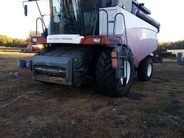Зерноуборочный комбайн Ростсельмаш ACROS 530