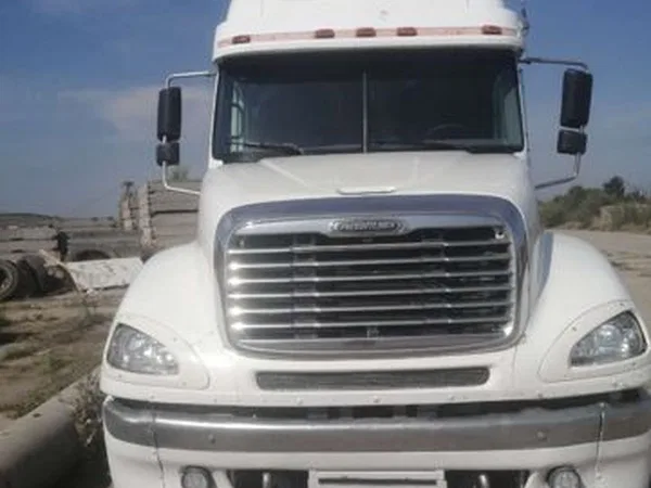 Седельный тягач Freightliner 120